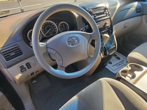 Used 2004 Toyota Sienna LE image 4