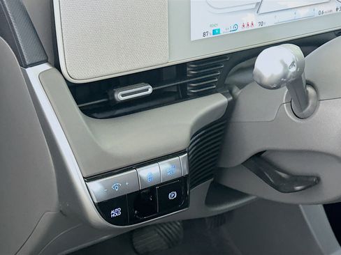 Used 2024 Hyundai Ioniq 5 SEL image 17