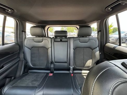 Used 2023 Jeep Grand Cherokee Altitude AWD/4WD image 32
