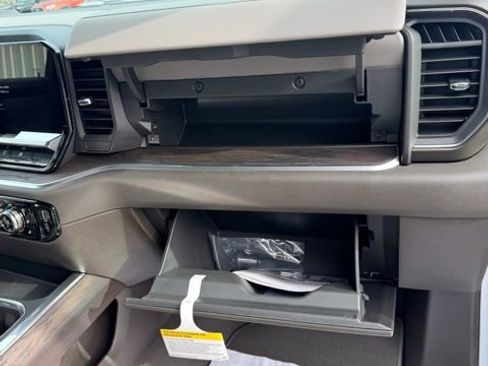 New 2026 GMC Sierra 1500 SLT w/ SLT Premium Package image 30