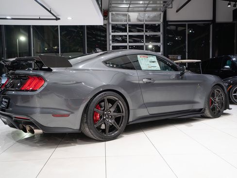 Used 2021 Ford Mustang Shelby GT500 w/ Carbon Fiber Track Pack image 6