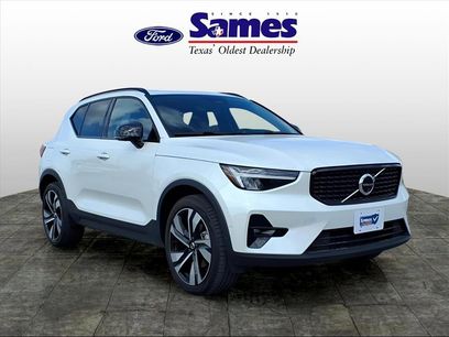 Used 2024 Volvo XC40 B5 Plus w/ Climate Package