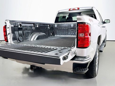 Used 2019 Chevrolet Silverado 1500 Custom w/ Custom Convenience Package image 22