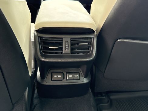 Used 2025 Lexus ES 350 w/ Premium Package FWD image 17