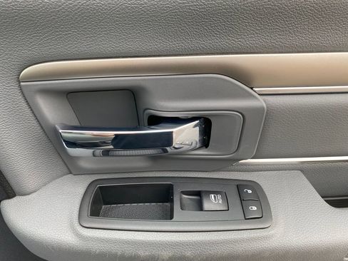 Used 2020 RAM 1500 Classic SLT image 10