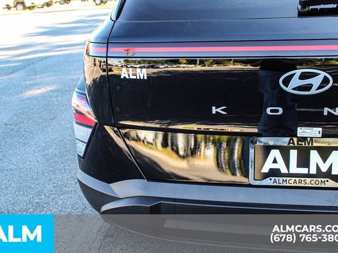Used 2025 Hyundai Kona SEL FWD image 11