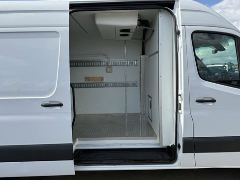 Used 2019 Freightliner Sprinter 2500 image 47