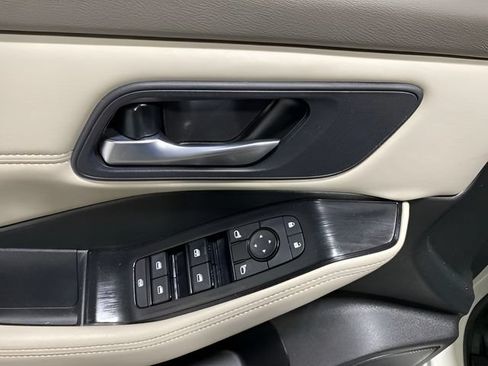 Certified 2023 Nissan Rogue SV w/ SV Premium B Package AWD/4WD image 10