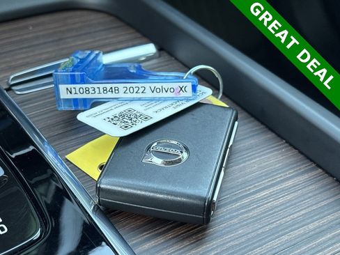 Used 2022 Volvo XC60 B5 Momentum w/ Protection Package Premier image 39