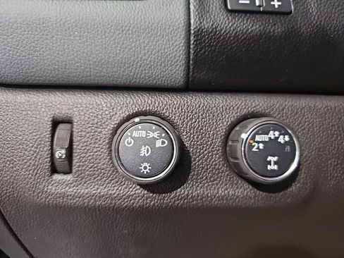 Used 2022 Chevrolet Colorado Z71 AWD/4WD image 27