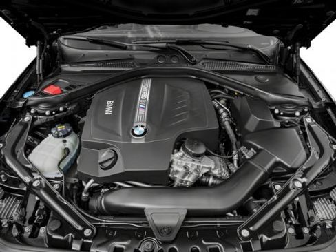 Used 2017 BMW M2 image 13