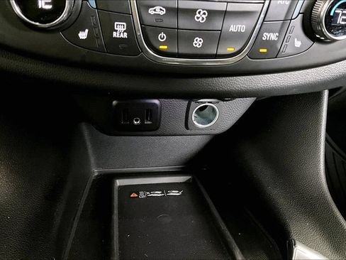 Used 2023 Chevrolet Traverse LT AWD/4WD image 16