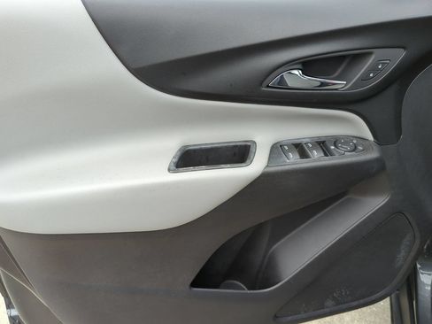 Certified 2020 Chevrolet Equinox LS FWD image 18