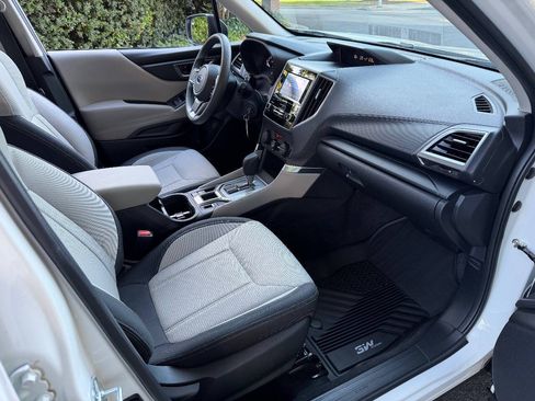Used 2024 Subaru Forester AWD/4WD image 22