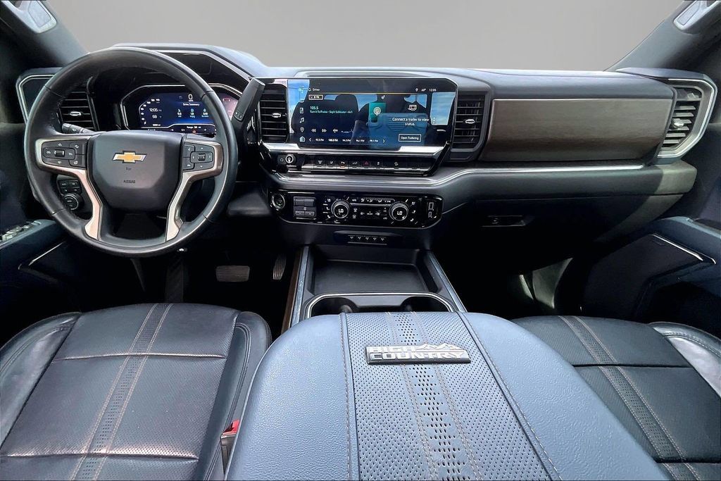 Used 2024 Chevrolet Silverado 3500 High Country w/ Technology Package AWD/4WD image 8