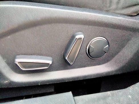 Used 2018 Ford Fusion SE image 15