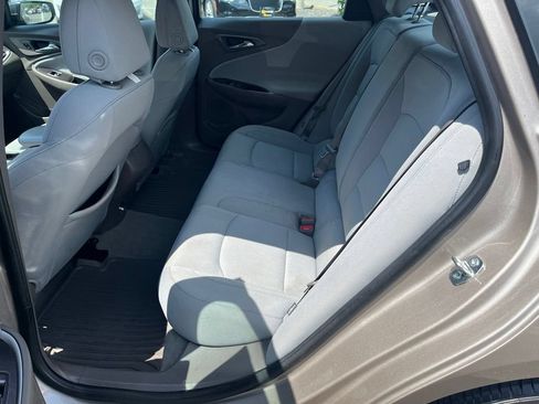 Used 2022 Chevrolet Malibu LS w/ LPO, Convenience Package 2 FWD image 18