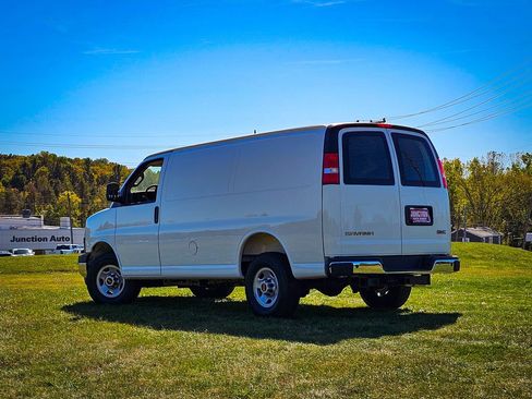 New 2025 GMC Savana 2500 Work Van 3D Cargo Van w/ Driver Convenience Package image 6