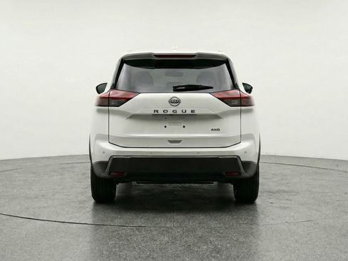 Used 2025 Nissan Rogue SV image 7