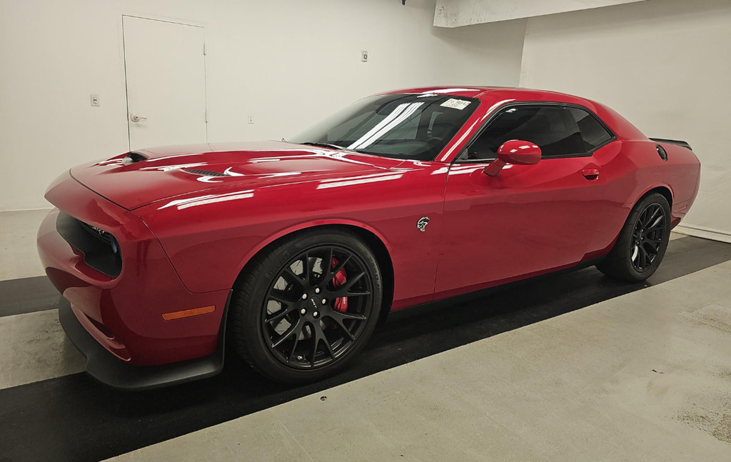 Used 2016 Dodge Challenger SRT Hellcat RWD image 2