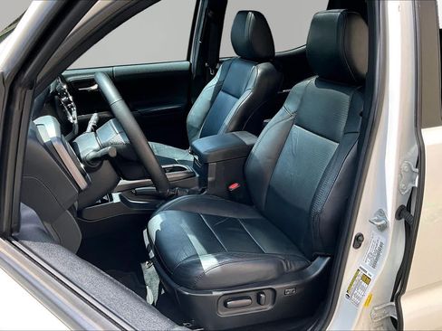 Certified 2021 Toyota Tacoma TRD Sport w/ TRD Premium Sport Package AWD/4WD image 8