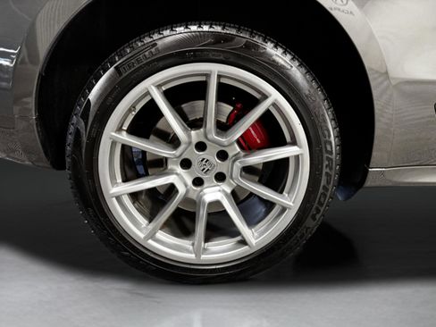 Used 2016 Porsche Macan Turbo image 48