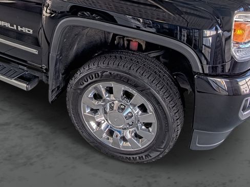 Used 2016 GMC Sierra 2500 Denali w/ Duramax Plus Package image 16