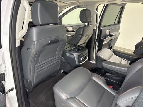 Used 2025 Ford Expedition Active image 25