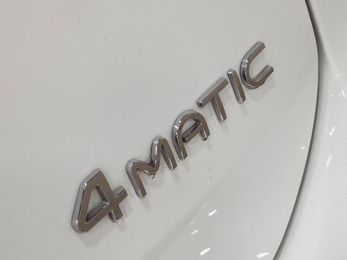 Used 2023 Mercedes-Benz EQB 300 4MATIC image 26