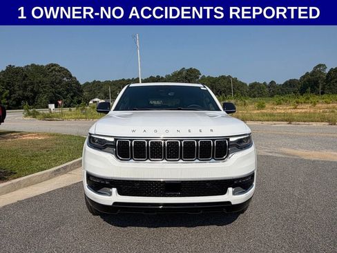 Used 2023 Jeep Wagoneer L 4WD w/ Premium Group I image 11