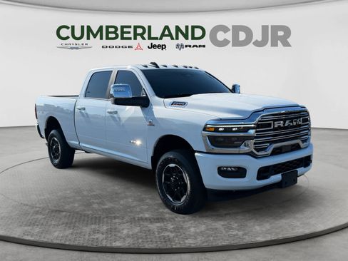 Used 2025 RAM 2500 Laramie AWD/4WD image 8
