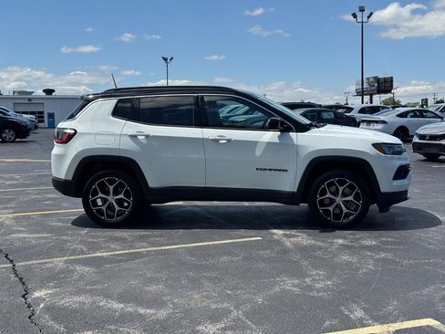 Used 2024 Jeep Compass Limited AWD/4WD image 3