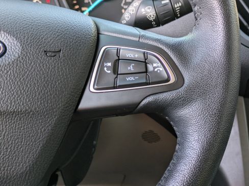 Used 2019 Ford Escape SEL image 25