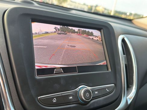 Used 2024 Chevrolet Equinox LT FWD image 24