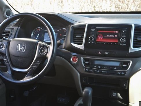 Used 2018 Honda Ridgeline RTL image 2