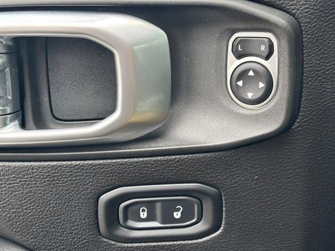 Used 2019 Jeep Wrangler Unlimited Sahara w/ Dual Top Group image 22