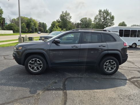 Used 2020 Jeep Cherokee Trailhawk AWD/4WD image 5