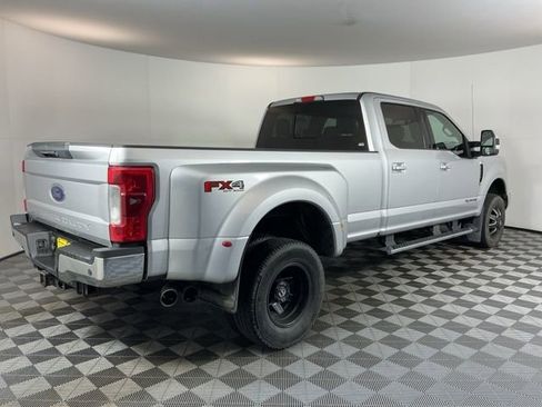 Used 2017 Ford F350 Lariat w/ Lariat Ultimate Package image 4