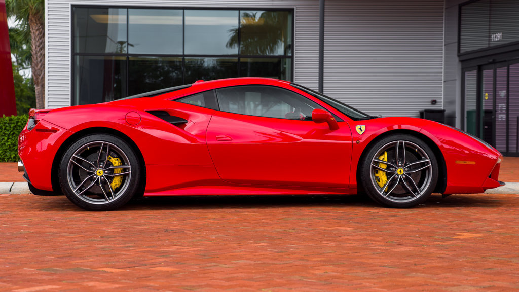 Used 2018 Ferrari 488 GTB RWD image 10