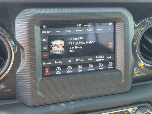 Used 2022 Jeep Wrangler Unlimited Sport image 18