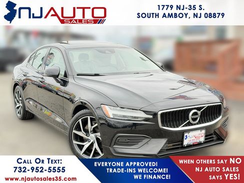 Used 2020 Volvo S60 T5 Momentum w/ Protection Package image 1