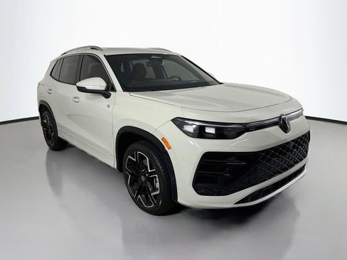 Used 2026 Volkswagen Tiguan SEL R-Line AWD/4WD image 7