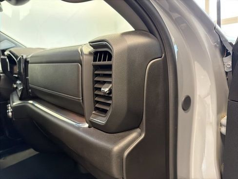 Used 2024 GMC Sierra 2500 SLT image 37