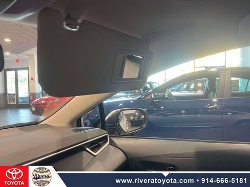 Used 2024 Toyota Corolla LE w/ LE Convenience Package FWD image 32
