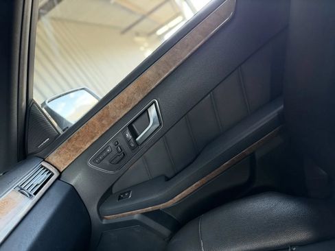 Used 2012 Mercedes-Benz E 350 4MATIC Sedan image 32
