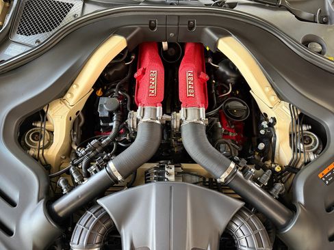 Used 2022 Ferrari Roma RWD image 49