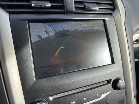 Used 2015 Ford Fusion SE w/ Equipment Group 202A image 23