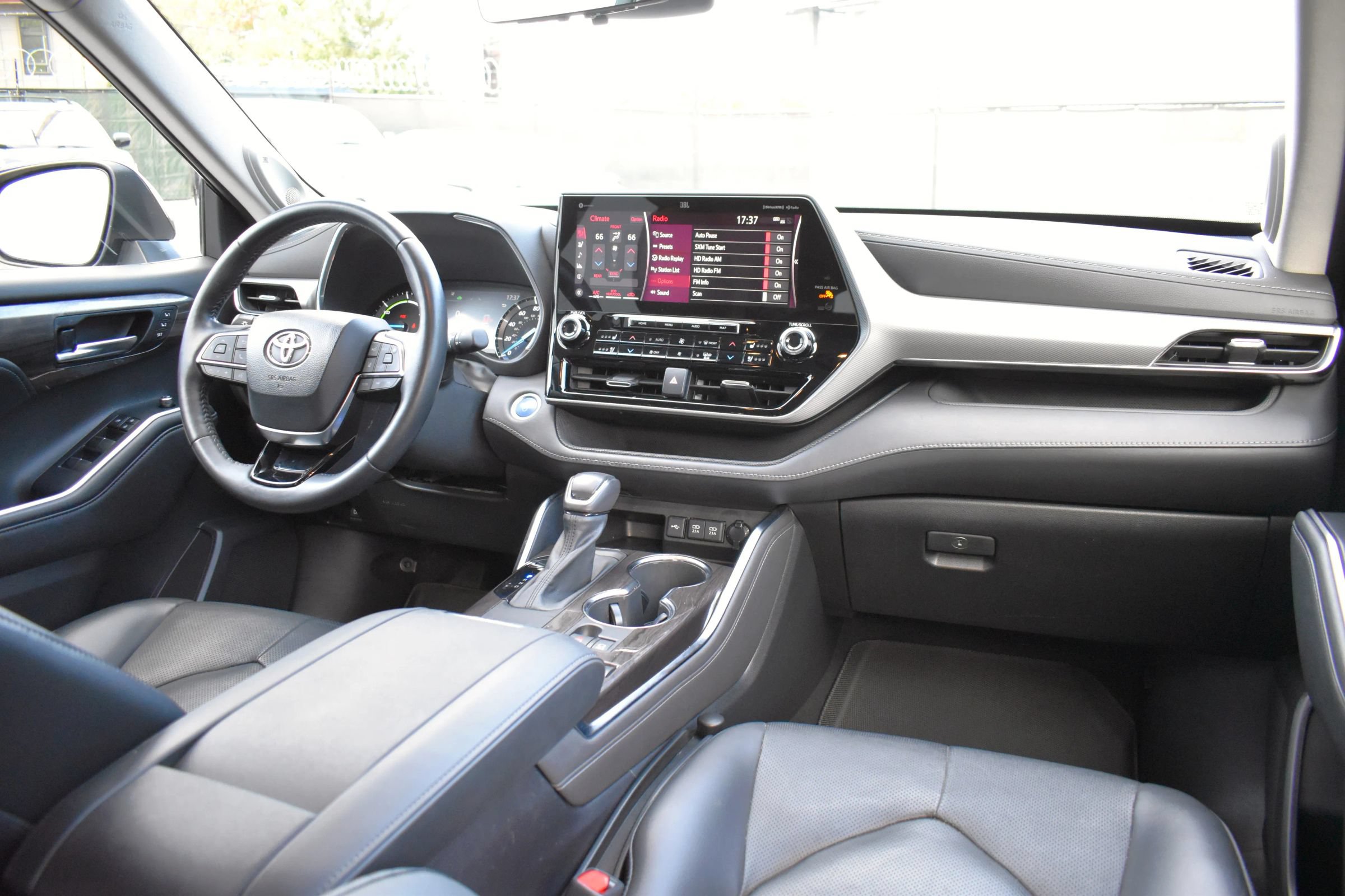 Used 2021 Toyota Highlander Platinum AWD/4WD image 13