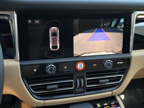 New 2026 Porsche Macan AWD/4WD image 13