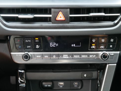 Certified 2024 Kia Seltos SX w/ SX Sunroof Package AWD/4WD image 23